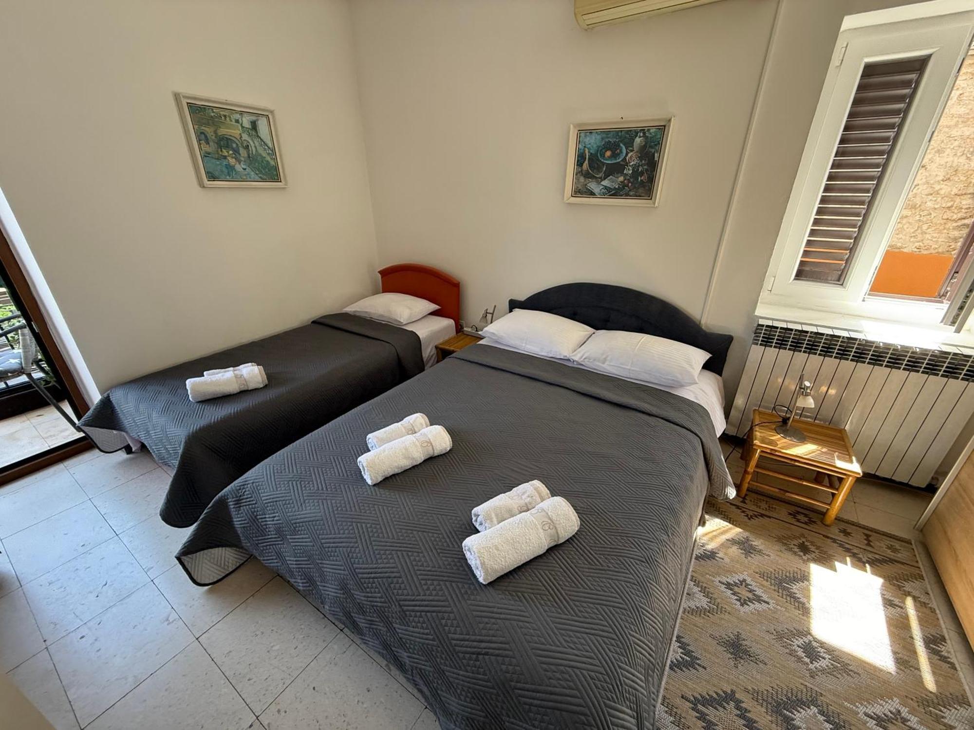 Apartments Aleksic Old Town Budva Quarto foto